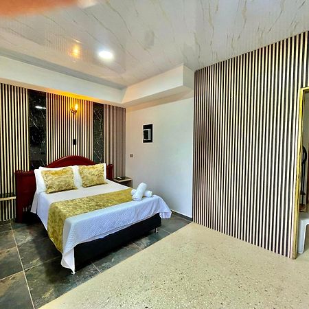 מדיין Hotel Torre Primavera מראה חיצוני תמונה