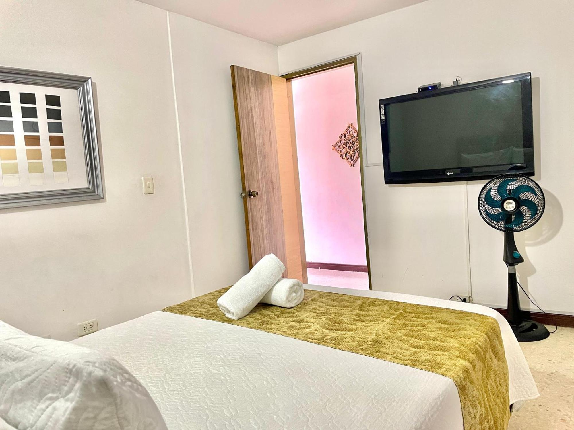 מדיין Hotel Torre Primavera מראה חיצוני תמונה