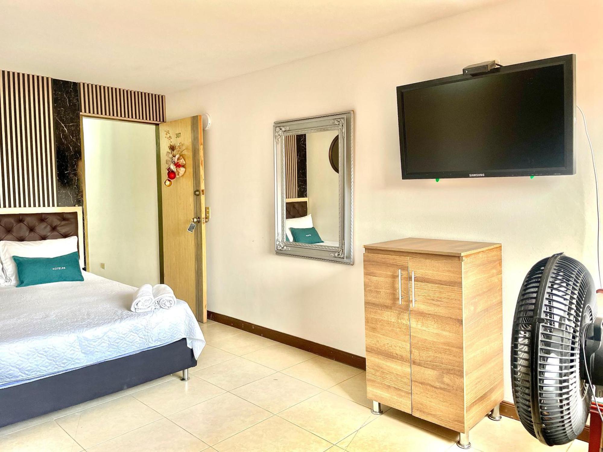 מדיין Hotel Torre Primavera מראה חיצוני תמונה