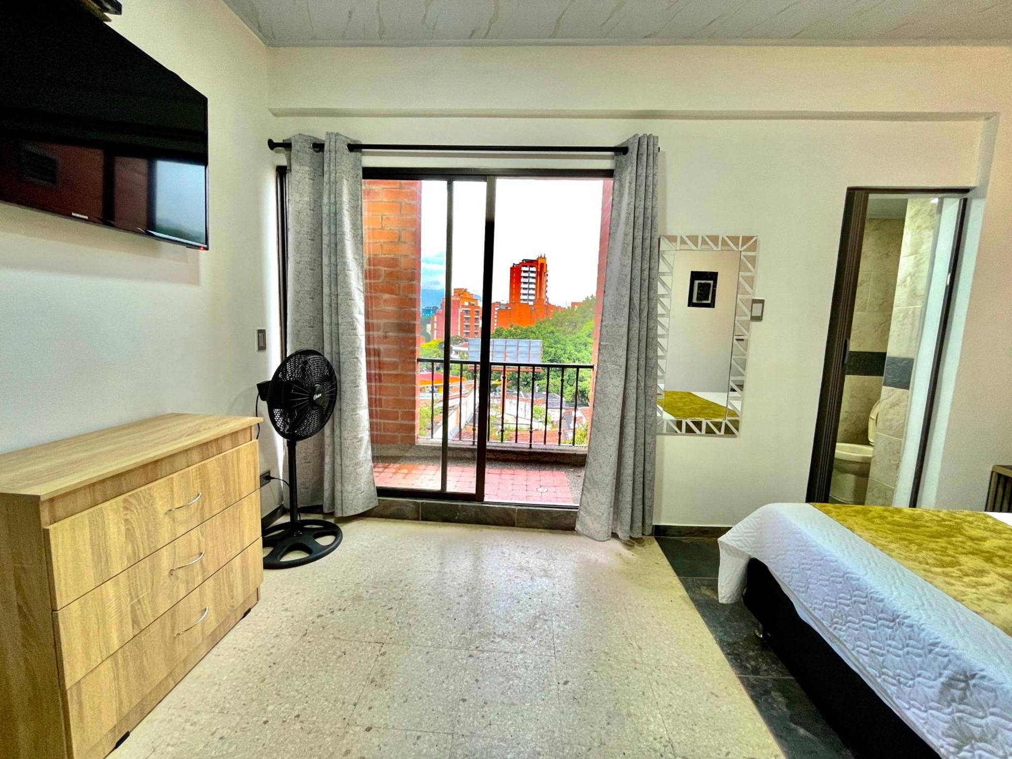מדיין Hotel Torre Primavera מראה חיצוני תמונה