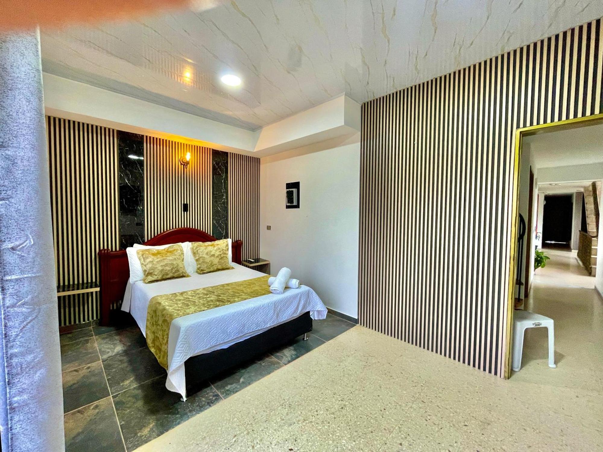 מדיין Hotel Torre Primavera מראה חיצוני תמונה