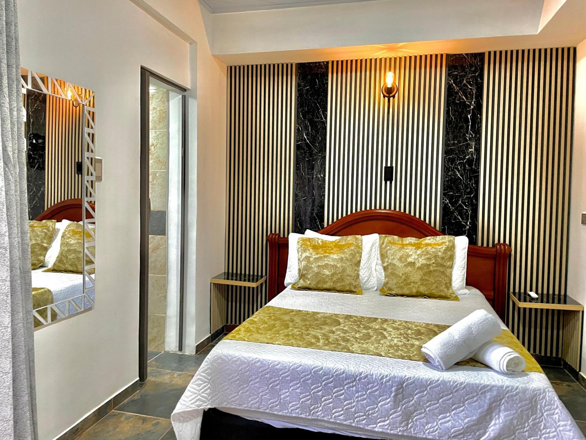 מדיין Hotel Torre Primavera מראה חיצוני תמונה